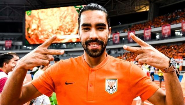 者和球迷一, 赛季回到泰, 德尔加多身